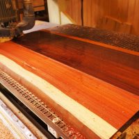 一枚板の削り直し