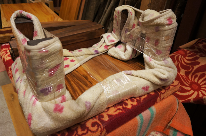 モンキーポットダイニングテーブル