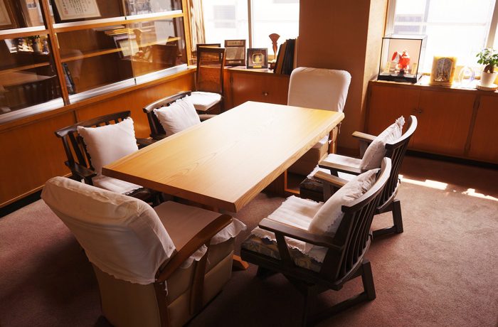 ケヤキ一枚板会議室テーブル