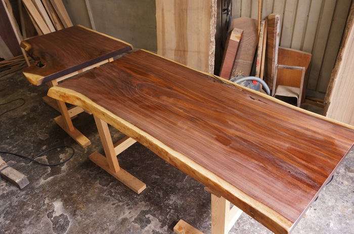 ウォルナットテーブル