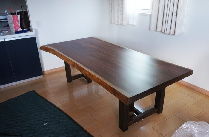 ウォルナット一枚板テーブル