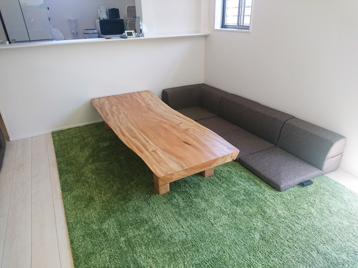 栃の木一枚板テーブル