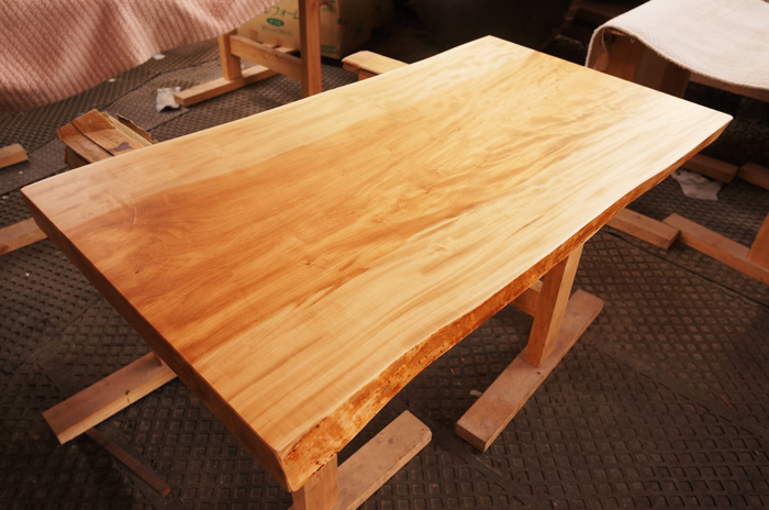 とちのき一枚板テーブル