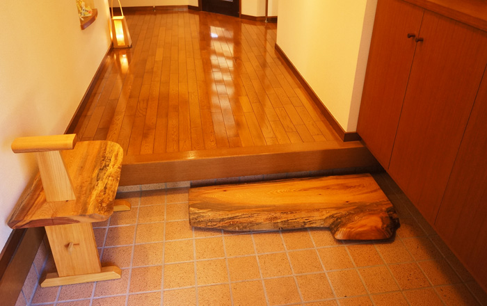 木の一枚板家具製品