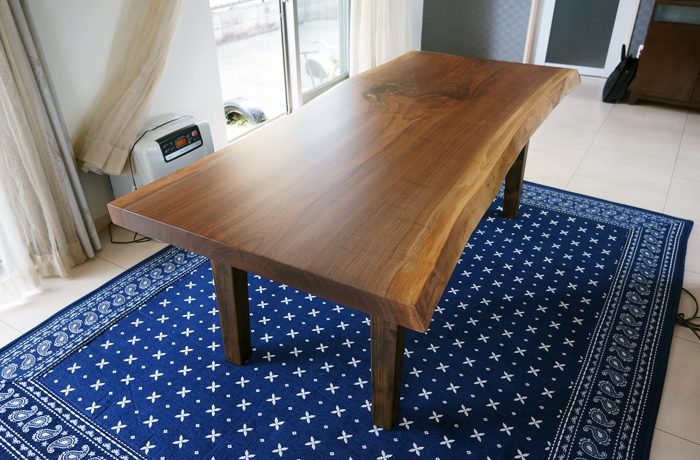 ブラックウォルナット一枚板テーブル