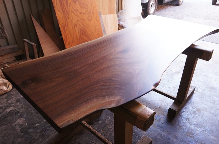 ウォルナットテーブル一枚板