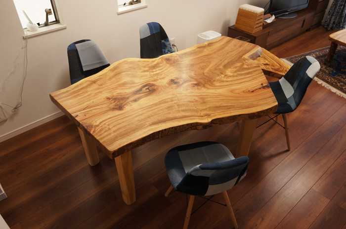 変形一枚板テーブル
