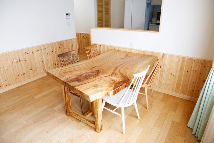 楠一枚板テーブル