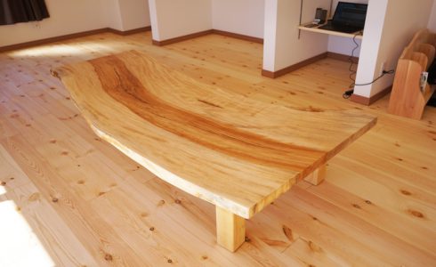 栃一枚板座卓テーブル