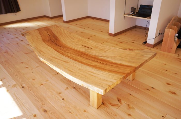 栃一枚板座卓テーブル