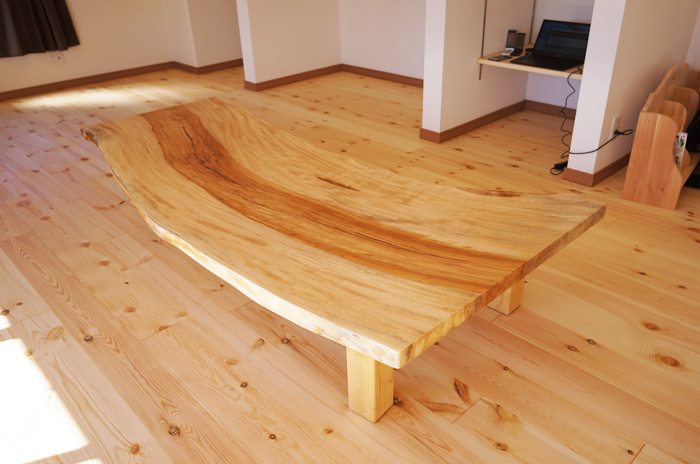 栃一枚板座卓テーブル