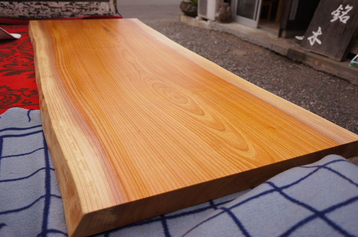 ケヤキ一枚板ダイニングテーブル