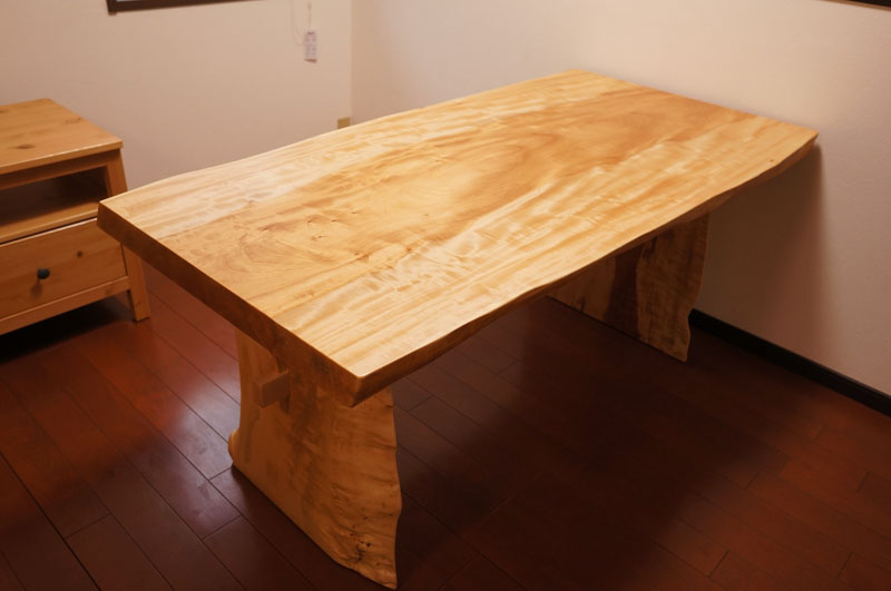 栃一枚板ダイニングテーブル