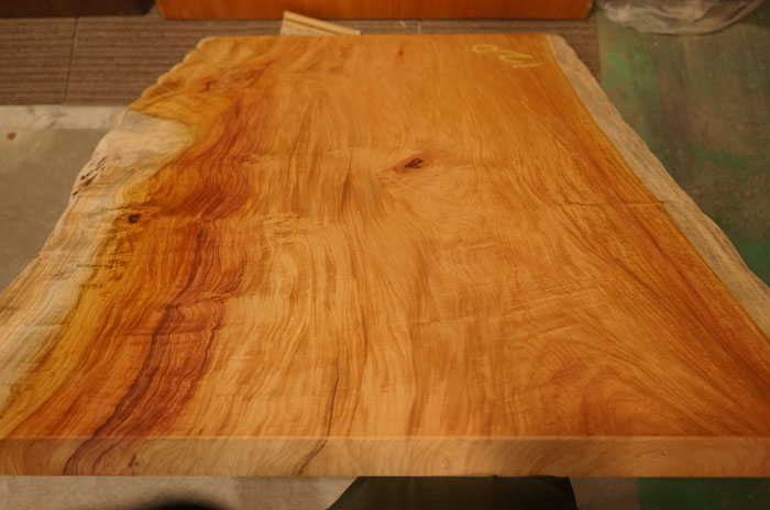 カリン一枚板塗装