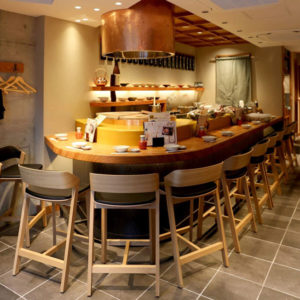 曲がりのあるカウンター