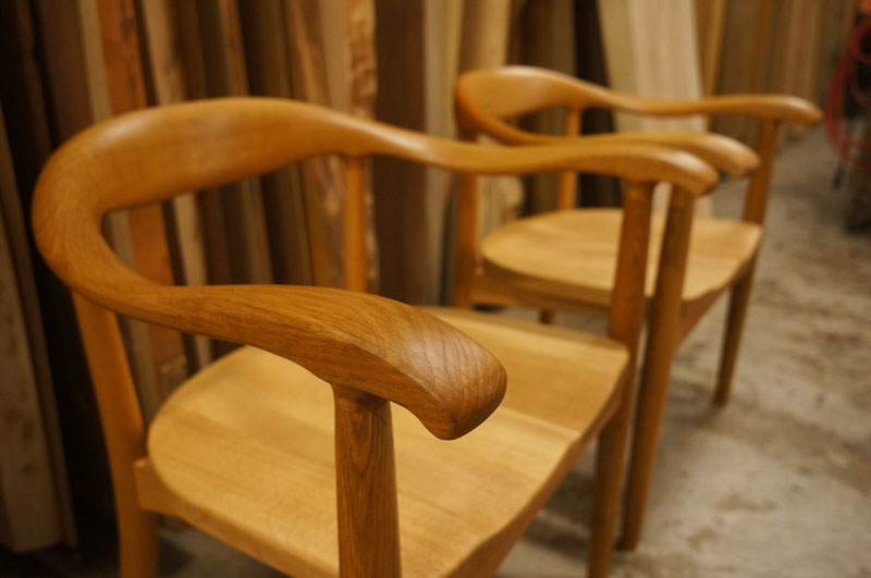 榎本銘木店のイス