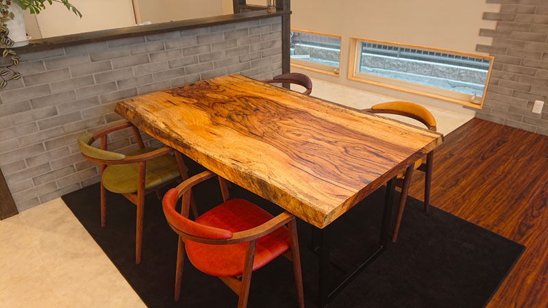 ゼブラウッド一枚板テーブル