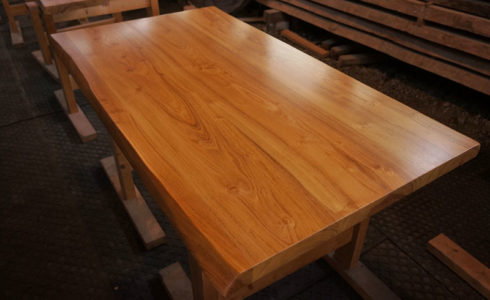 アカシアの木テーブル