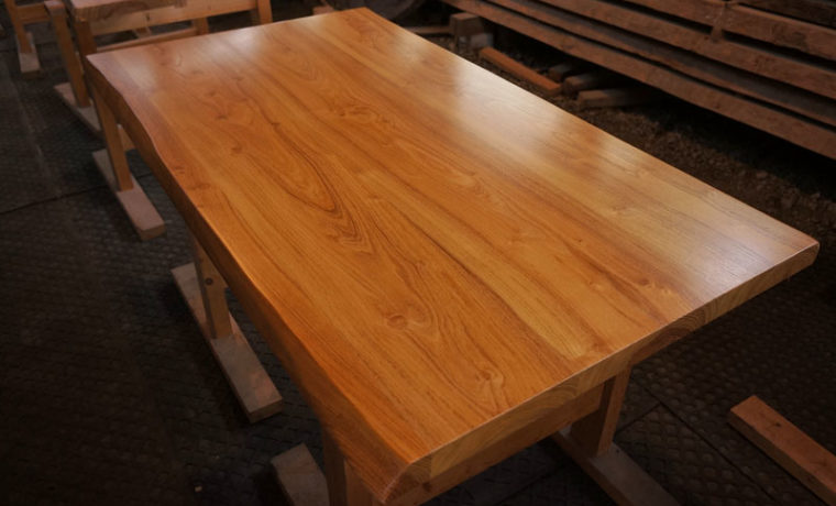 アカシアの木テーブル