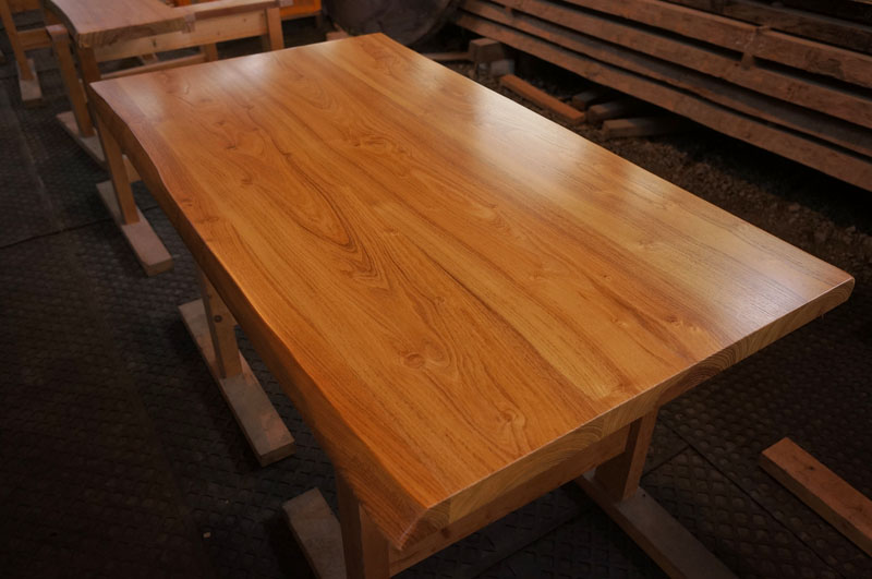 アカシアの木テーブル