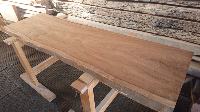 アサメラ一枚板カウンター