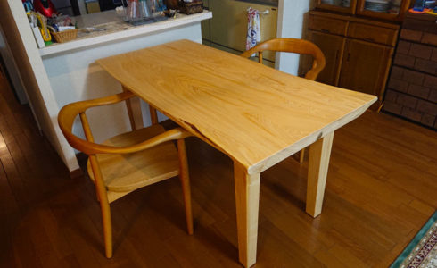 さわら一枚板テーブルお届け