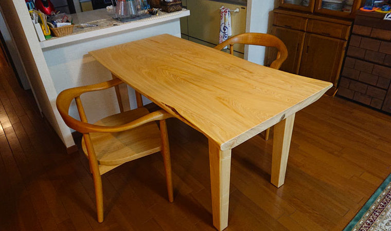 さわら一枚板テーブルお届け