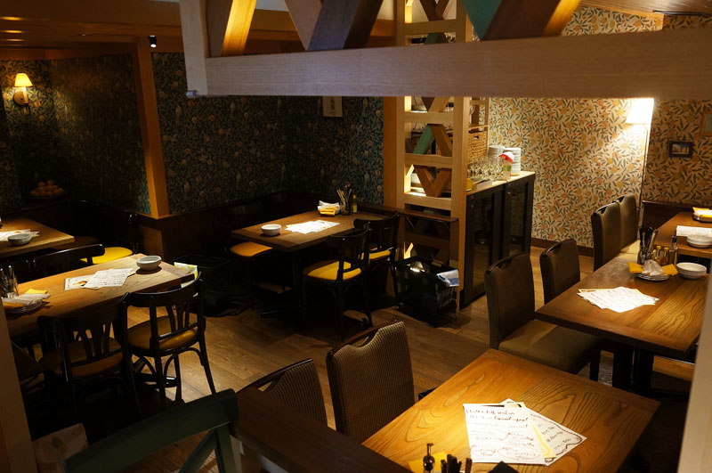 店舗使用天然木テーブル