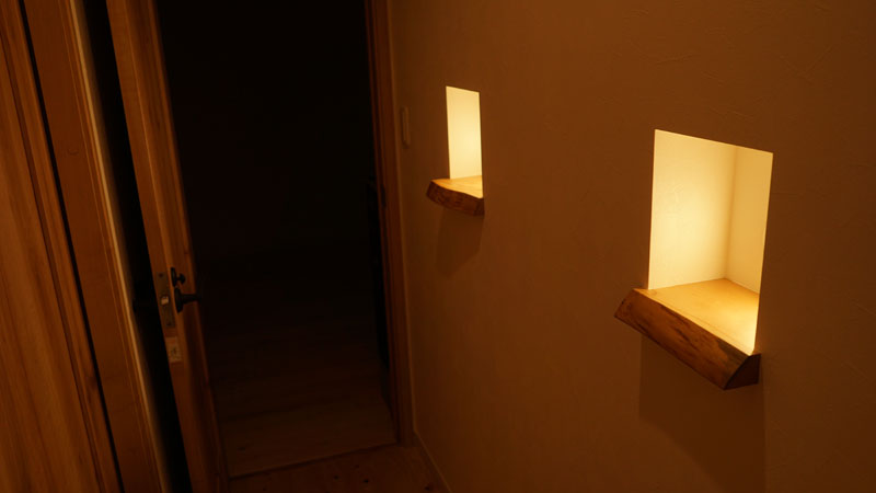 ニッチ使用一枚板