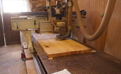 一枚板の平面出し工程