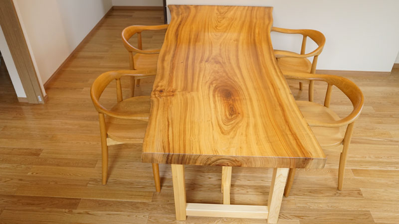 楠無垢テーブル