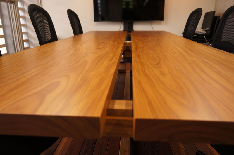 無垢一枚板会議テーブル