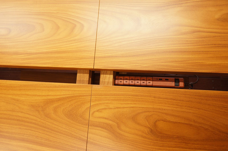 電源タップを乗せる台