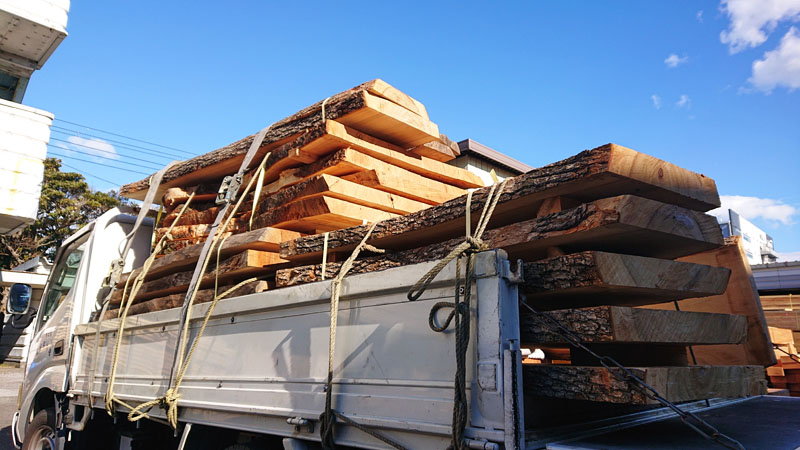 一枚板の加工の最初