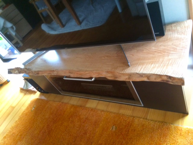カエデ一枚板テレビ台