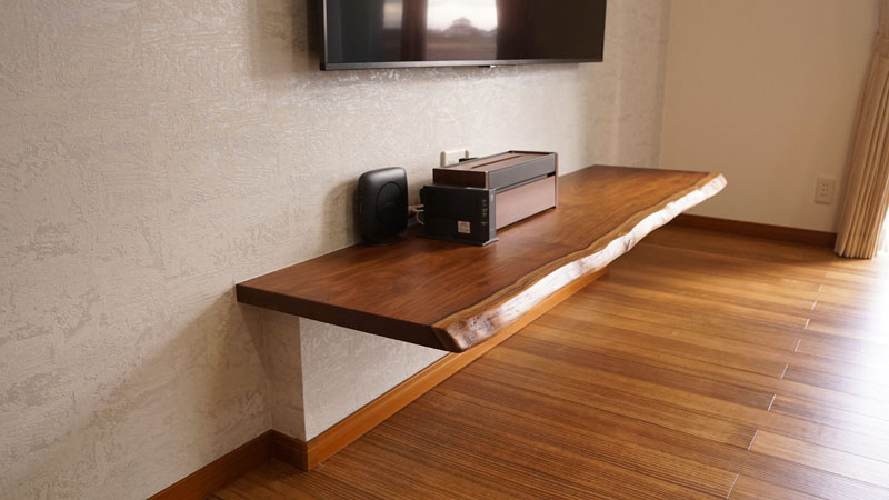 壁付けアサメラ一枚板テレビ台