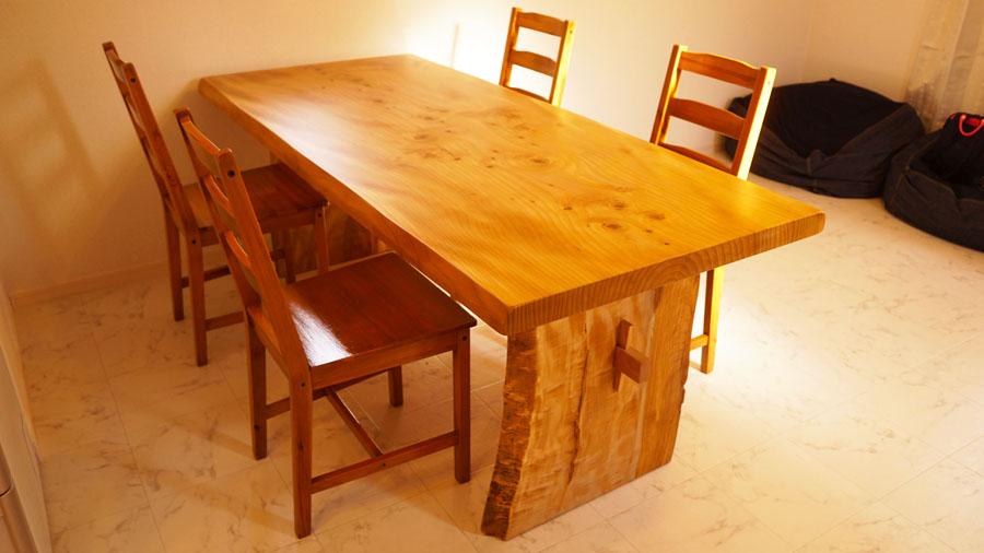 ヒマラヤ杉ダイニングテーブル