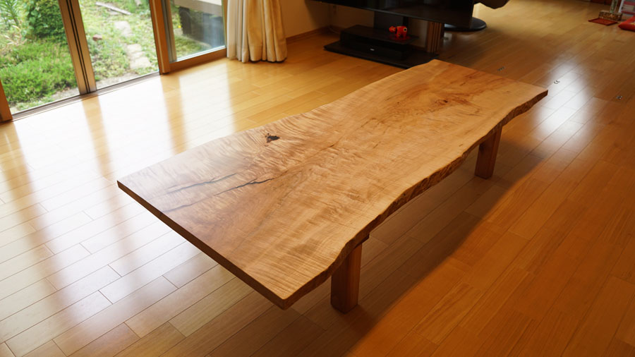 楓一枚板ローテーブル