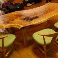 変形の一枚板天板