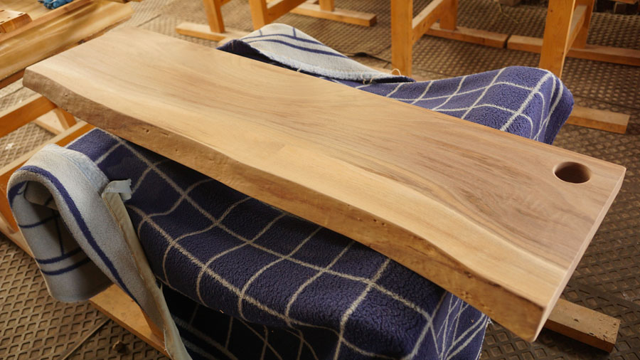 ウォルナット一枚板TVカウンター