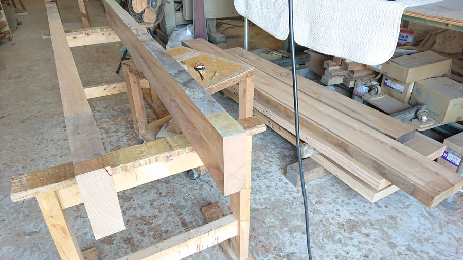 ケヤキ無垢付台