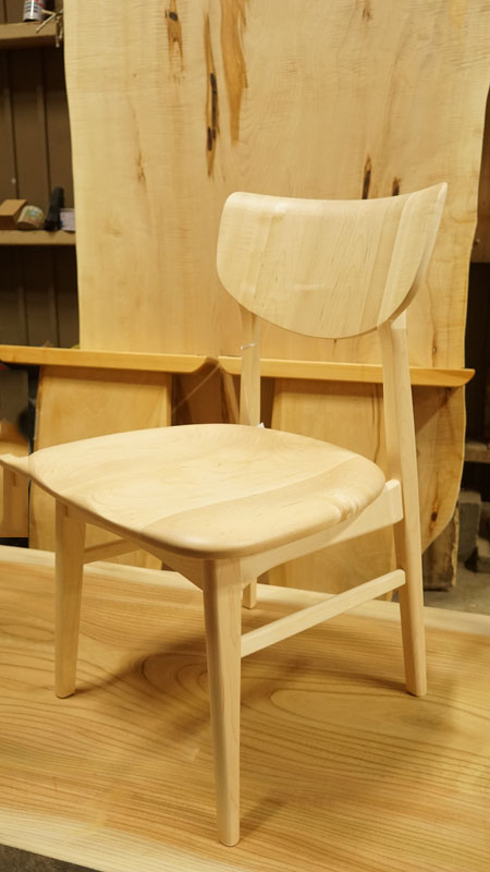 楓無垢のイス