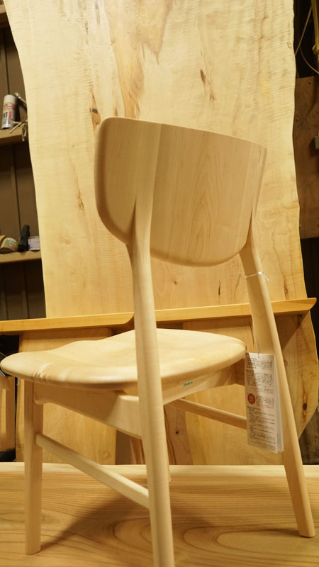 総無垢の椅子