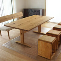 一枚板の変わった椅子