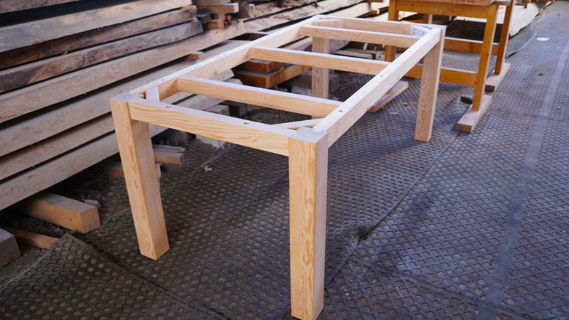 一枚板テーブルの脚