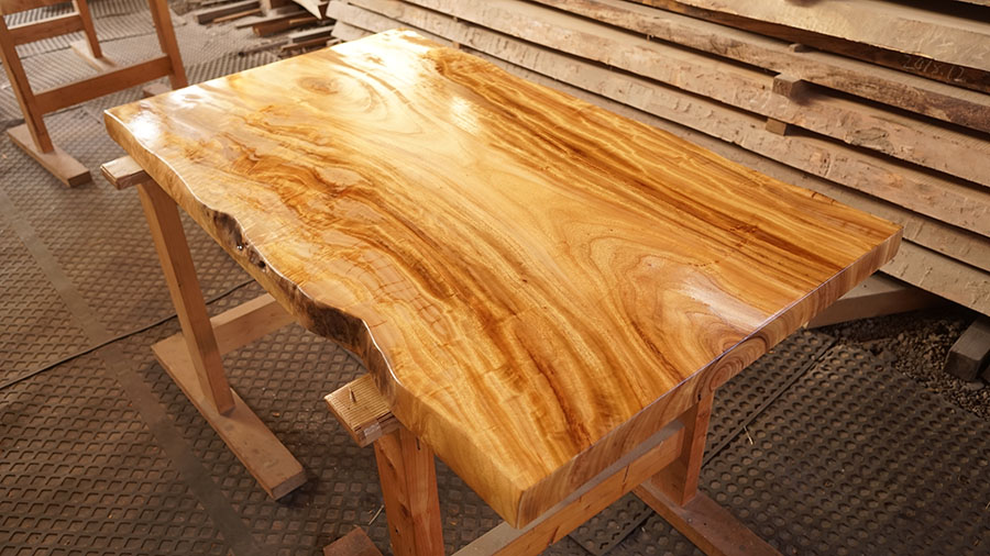 楠無垢一枚板テーブル