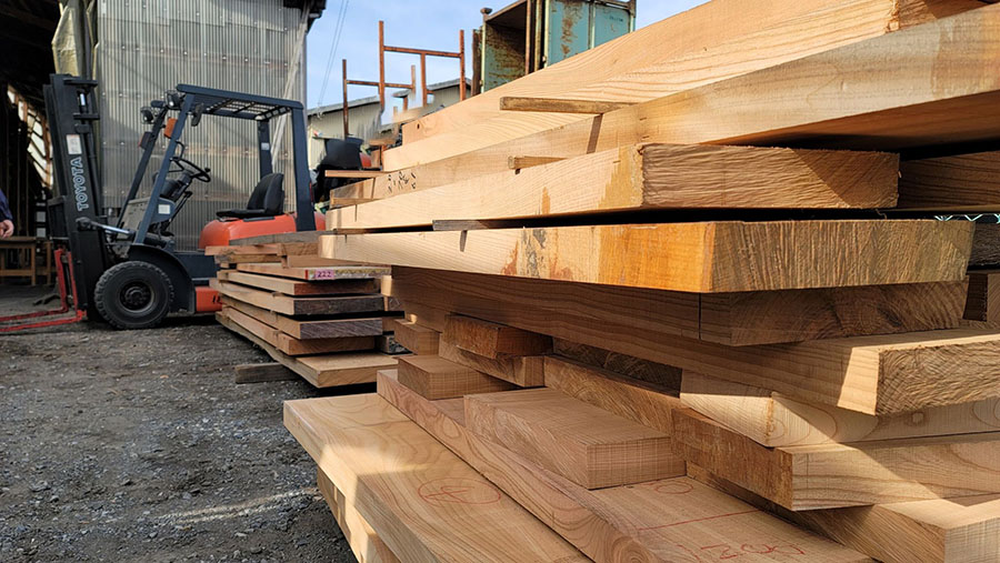 無垢板店舗カウンター