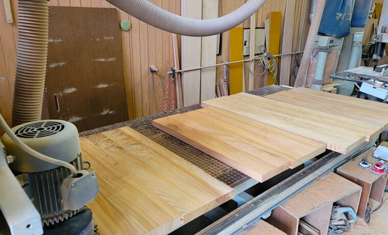 一枚板の幅接ぎ