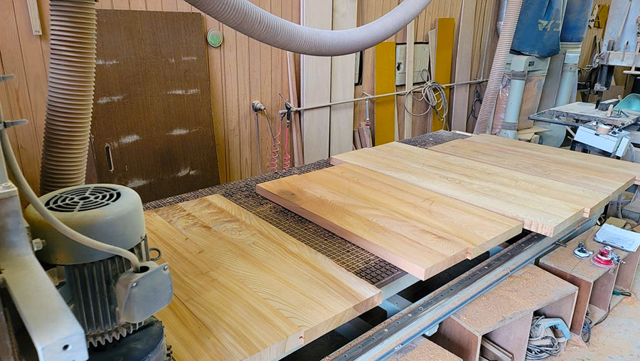 一枚板の幅接ぎ