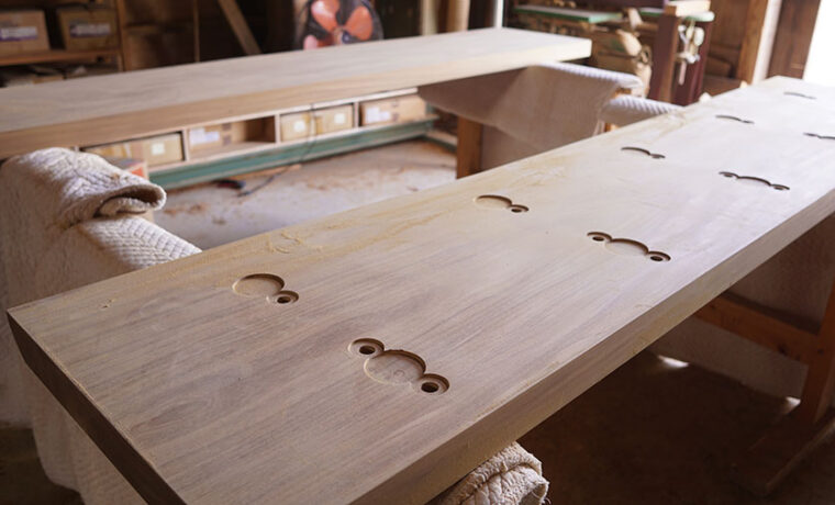 一枚板鉄脚取り付け